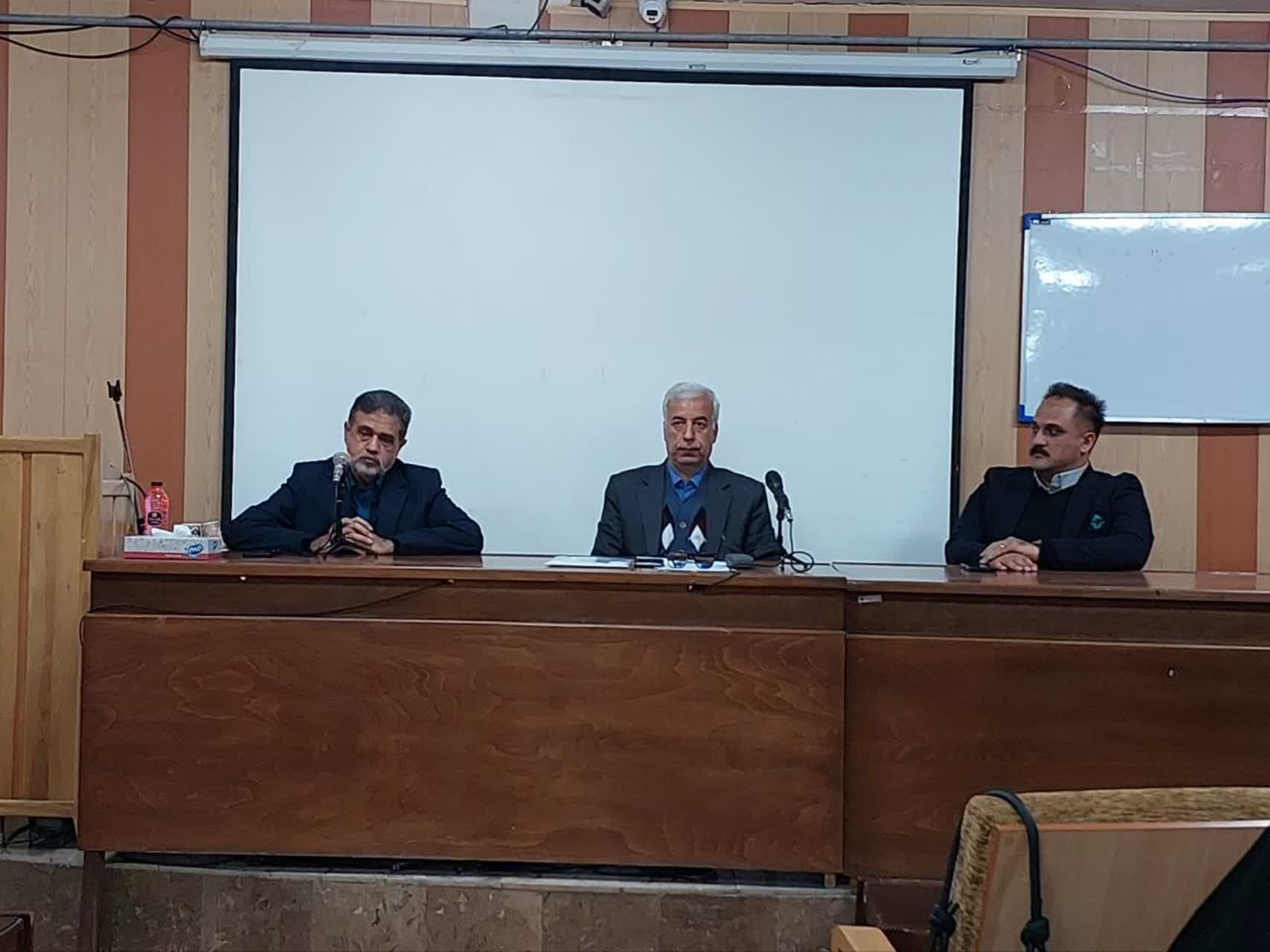 نشست علمی«اهمیت پژوهش در دانشگاه» برگزار شد